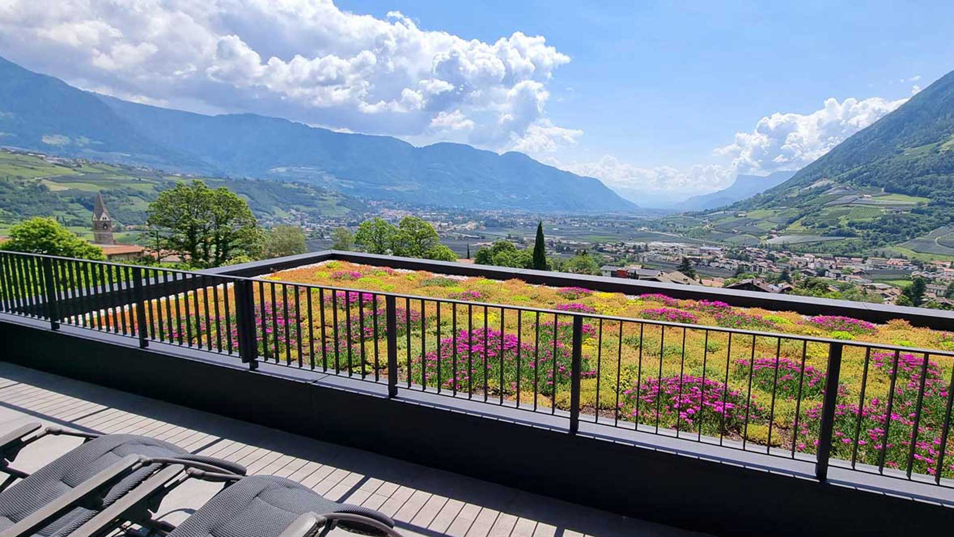 Ferienwohnung mit Balkon und Blick ins Tal bei Algund